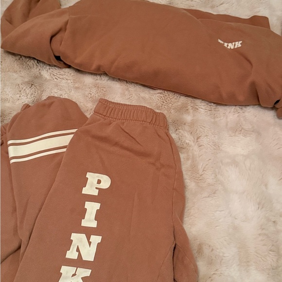 PINK Victoria's Secret Tan Lounge Set - Picture 3 of 5